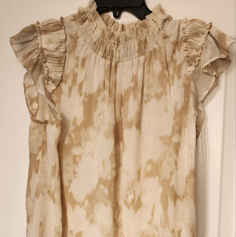 Calvin Klien short sleeve gold and cream blouse